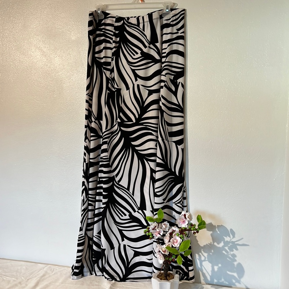 Susan Graver M Maxi Skirt